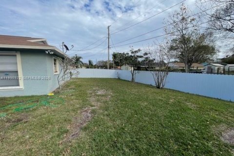 Casa en venta en Vero Beach, Florida, 3 dormitorios, 108.7 m2 № 1989064 - foto 13