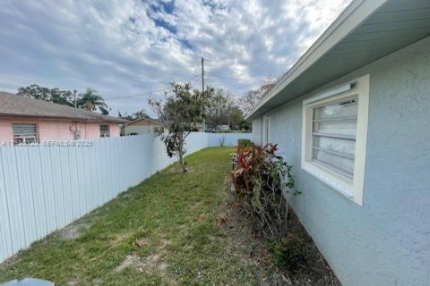 Casa en venta en Vero Beach, Florida, 3 dormitorios, 108.7 m2 № 1989064 - foto 12