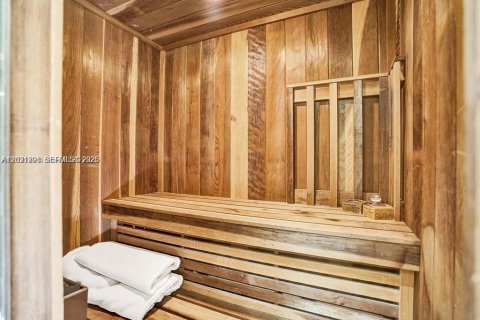 Casa en alquiler en Miami, Florida, 5 dormitorios, 283.82 m2 № 2084781 - foto 21