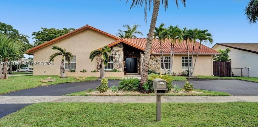 Casa en Miami, Florida 5 dormitorios, 283.82 m2 № 2084781