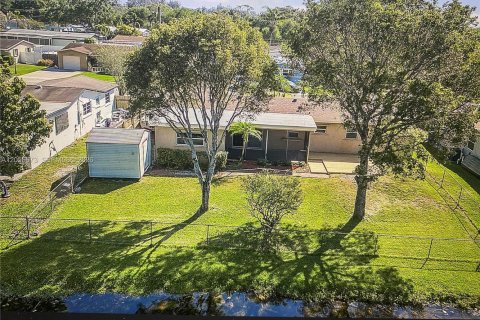 House in Cooper City, Florida 3 bedrooms, 124.86 sq.m. № 2186384 - photo 14