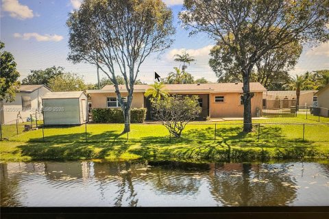 House in Cooper City, Florida 3 bedrooms, 124.86 sq.m. № 2186384 - photo 5
