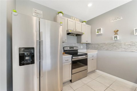 House in Winter Haven, Florida 4 bedrooms, 139.35 sq.m. № 2350176 - photo 16