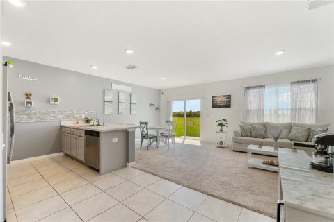 House in Winter Haven, Florida 4 bedrooms, 139.35 sq.m. № 2350176 - photo 14