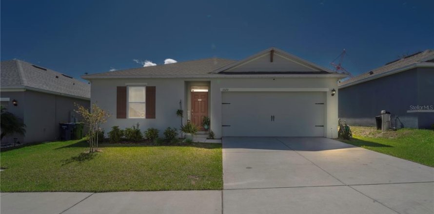 House in Winter Haven, Florida 4 bedrooms, 139.35 sq.m. № 2350176