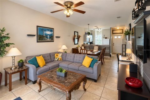Copropriété à vendre à Poinciana, Floride: 3 chambres, 113.15 m2 № 2399407 - photo 12