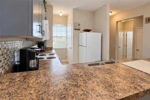 Copropriété à vendre à Poinciana, Floride: 3 chambres, 113.15 m2 № 2399407 - photo 6