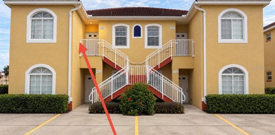 Condo à Poinciana, Floride, 3 chambres  № 2399407