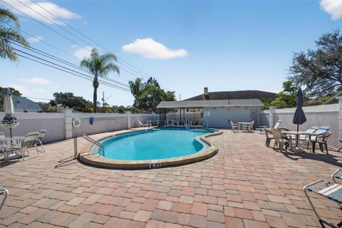 Villa ou maison à vendre à Dunedin, Floride: 2 chambres, 108.97 m2 № 2424277 - photo 18