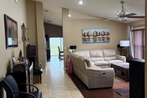 Villa ou maison à louer à Orlando, Floride: 4 chambres, 178.47 m2 № 2149822 - photo 2
