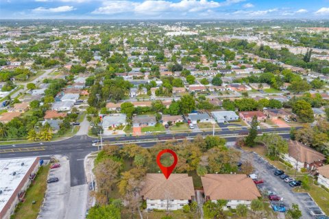 Condo in Lauderhill, Florida, 1 bedroom  № 1955802 - photo 17