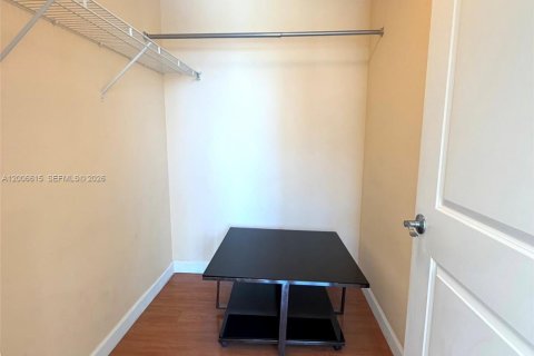 Copropriété à vendre à Hallandale Beach, Floride: 2 chambres, 81.29 m2 № 2071827 - photo 27