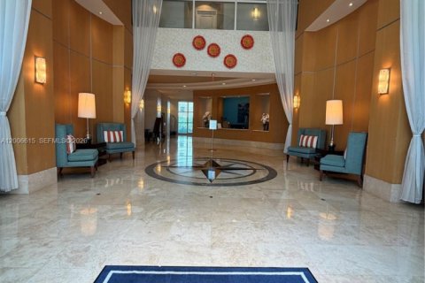 Copropriété à vendre à Hallandale Beach, Floride: 2 chambres, 81.29 m2 № 2071827 - photo 3