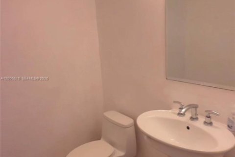 Copropriété à vendre à Hallandale Beach, Floride: 2 chambres, 81.29 m2 № 2071827 - photo 30