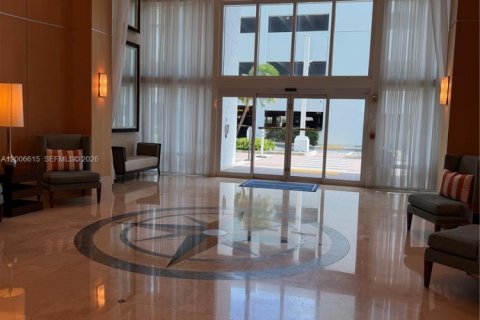 Copropriété à vendre à Hallandale Beach, Floride: 2 chambres, 81.29 m2 № 2071827 - photo 4