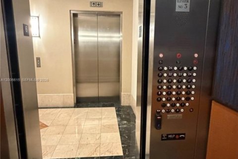 Copropriété à vendre à Hallandale Beach, Floride: 2 chambres, 81.29 m2 № 2071827 - photo 6