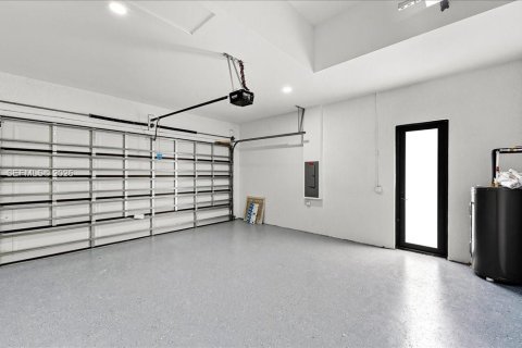 Купить виллу или дом в Лихай-Эйкерс, Флорида 4 спальни, 171.13м2, № 2063968 - фото 28