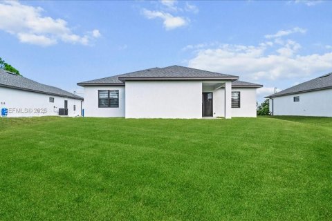 Купить виллу или дом в Лихай-Эйкерс, Флорида 4 спальни, 171.13м2, № 2063968 - фото 26