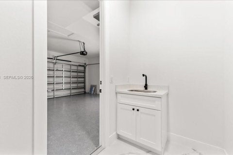 Купить виллу или дом в Лихай-Эйкерс, Флорида 4 спальни, 171.13м2, № 2063968 - фото 29