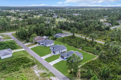 Купить виллу или дом в Лихай-Эйкерс, Флорида 4 спальни, 171.13м2, № 2063968 - фото 10