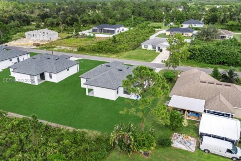 Купить виллу или дом в Лихай-Эйкерс, Флорида 4 спальни, 171.13м2, № 2063968 - фото 8