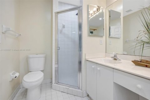 House in Plantation, Florida 4 bedrooms, 171.96 sq.m. № 1820432 - photo 23