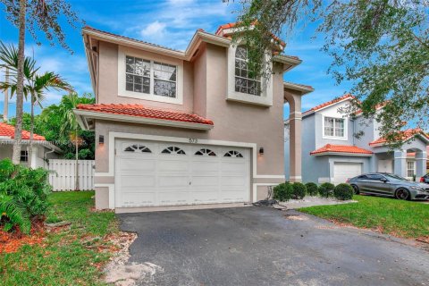 House in Plantation, Florida 4 bedrooms, 171.96 sq.m. № 1820432 - photo 2