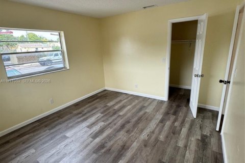 Immobilier commercial à vendre à Lake Worth, Floride: 568.56 m2 № 2033849 - photo 13