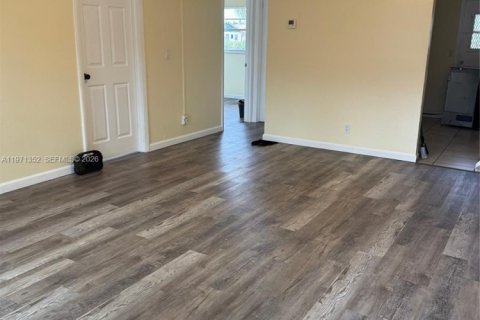 Immobilier commercial à vendre à Lake Worth, Floride: 568.56 m2 № 2033849 - photo 8