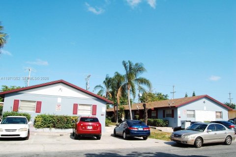 Immobilier commercial à Lake Worth, Floride 568.56 m2 № 2033849