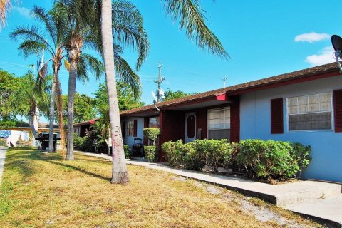 Immobilier commercial à vendre à Lake Worth, Floride: 568.56 m2 № 2033849 - photo 3