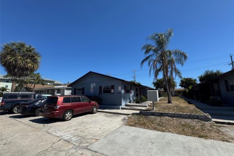 Immobilier commercial à vendre à Lake Worth, Floride: 568.56 m2 № 2033849 - photo 18