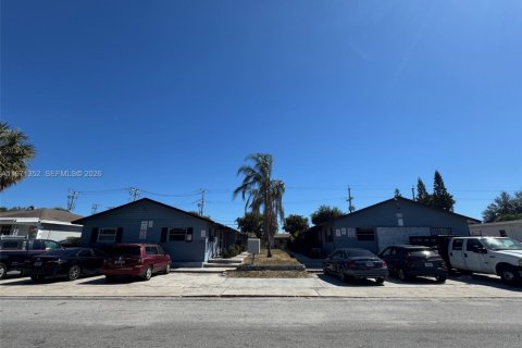 Immobilier commercial à vendre à Lake Worth, Floride: 568.56 m2 № 2033849 - photo 17