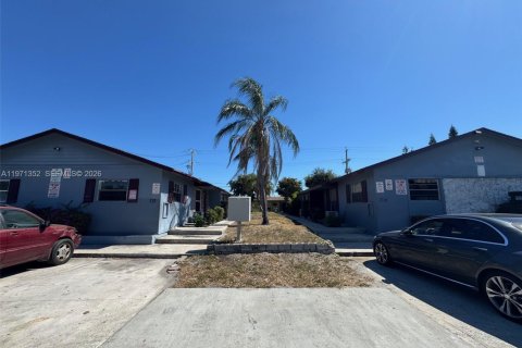 Immobilier commercial à vendre à Lake Worth, Floride: 568.56 m2 № 2033849 - photo 20