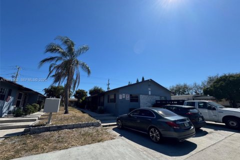 Immobilier commercial à vendre à Lake Worth, Floride: 568.56 m2 № 2033849 - photo 19