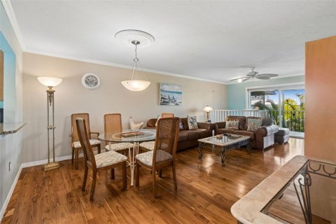 Touwnhouse à vendre à Bradenton, Floride: 2 chambres, 160.54 m2 № 2227427 - photo 9