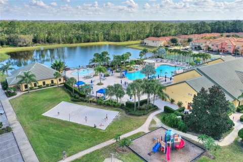 Touwnhouse à vendre à Kissimmee, Floride: 4 chambres, 176.7 m2 № 2399167 - photo 8