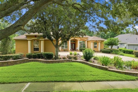 Casa en Brandon, Florida 4 dormitorios, 328.04 m2 № 2369261