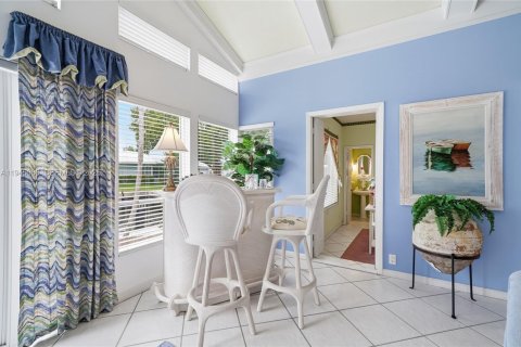 House in Lauderdale-by-the-Sea, Florida 4 bedrooms, 259.57 sq.m. № 2002654 - photo 18