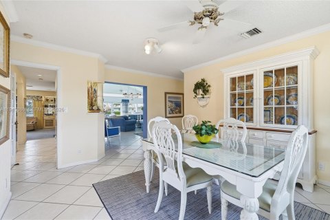 House in Lauderdale-by-the-Sea, Florida 4 bedrooms, 259.57 sq.m. № 2002654 - photo 27