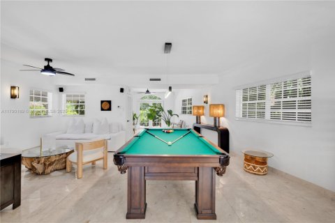 Casa en alquiler en Miami Beach, Florida, 6 dormitorios, 393.81 m2 № 1940154 - foto 15