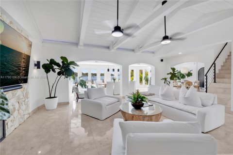 Casa en alquiler en Miami Beach, Florida, 6 dormitorios, 393.81 m2 № 1940154 - foto 8