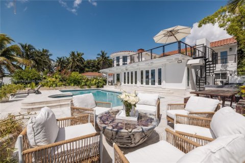 Casa en alquiler en Miami Beach, Florida, 6 dormitorios, 393.81 m2 № 1940154 - foto 4