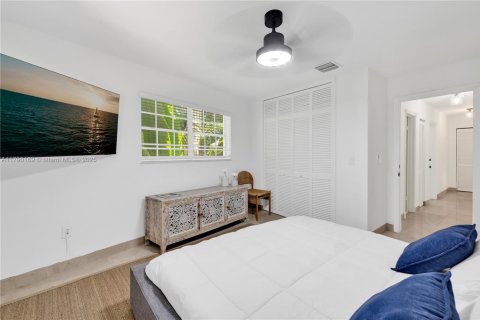 Casa en alquiler en Miami Beach, Florida, 6 dormitorios, 393.81 m2 № 1940154 - foto 27