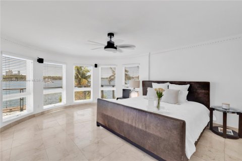 Casa en alquiler en Miami Beach, Florida, 6 dormitorios, 393.81 m2 № 1940154 - foto 20
