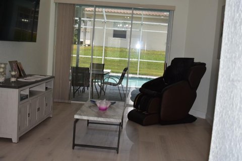 House in Dunedin, Florida 3 bedrooms, 226.96 sq.m. № 1681775 - photo 7