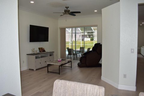 House in Dunedin, Florida 3 bedrooms, 226.96 sq.m. № 1681775 - photo 5