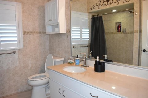 House in Dunedin, Florida 3 bedrooms, 226.96 sq.m. № 1681775 - photo 23