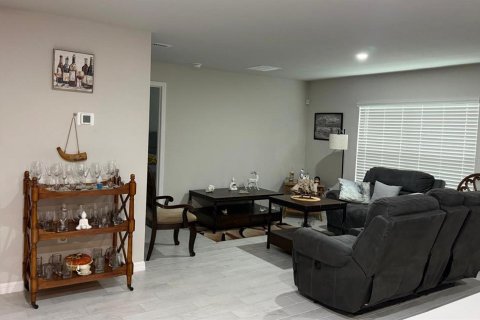Casa en venta en Port Charlotte, Florida, 4 dormitorios, 139.26 m2 № 2135396 - foto 11