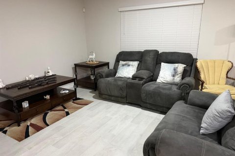 Casa en venta en Port Charlotte, Florida, 4 dormitorios, 139.26 m2 № 2135396 - foto 9